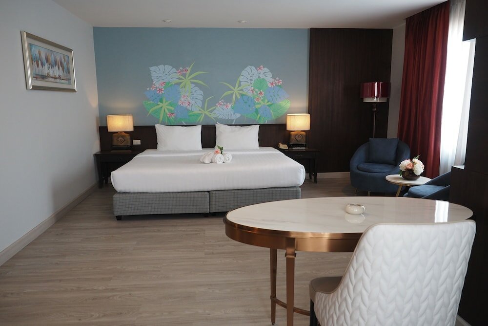 Фото Empress Pattaya Hotel