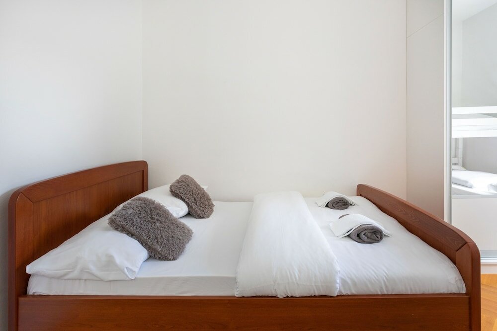 Фото Bright and Spacious 2bdr Apartment in Heart of Zagreb