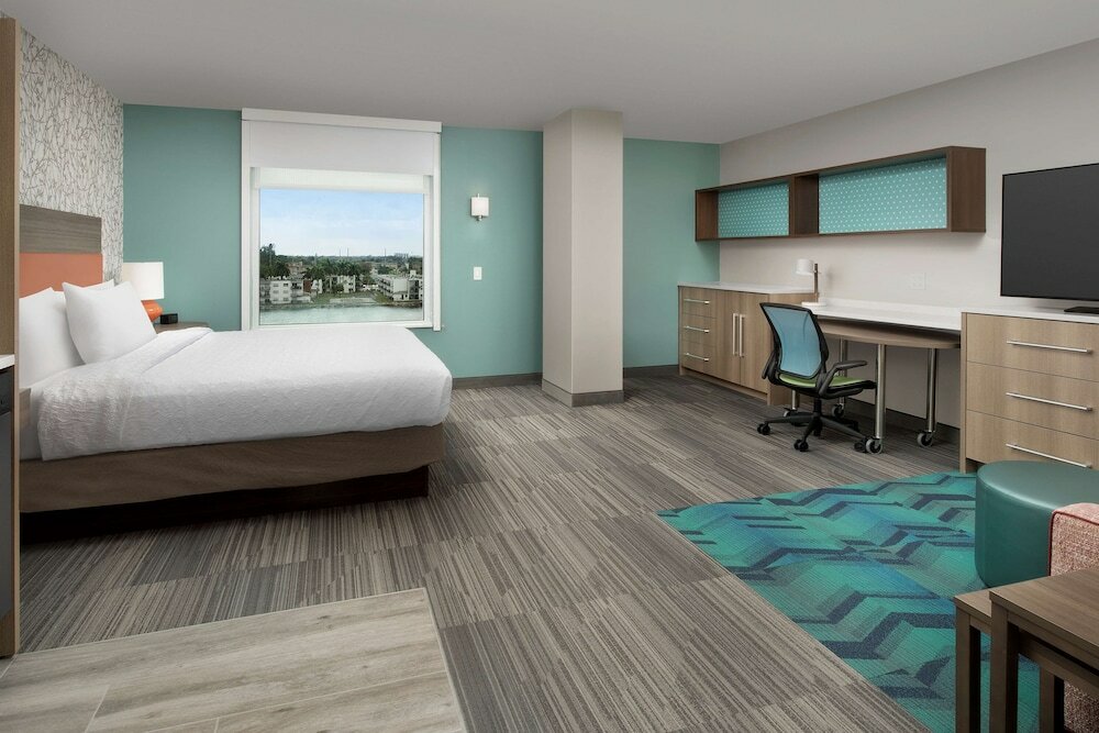 Фото Home2 Suites by Hilton Miami Airport South Blue Lagoon