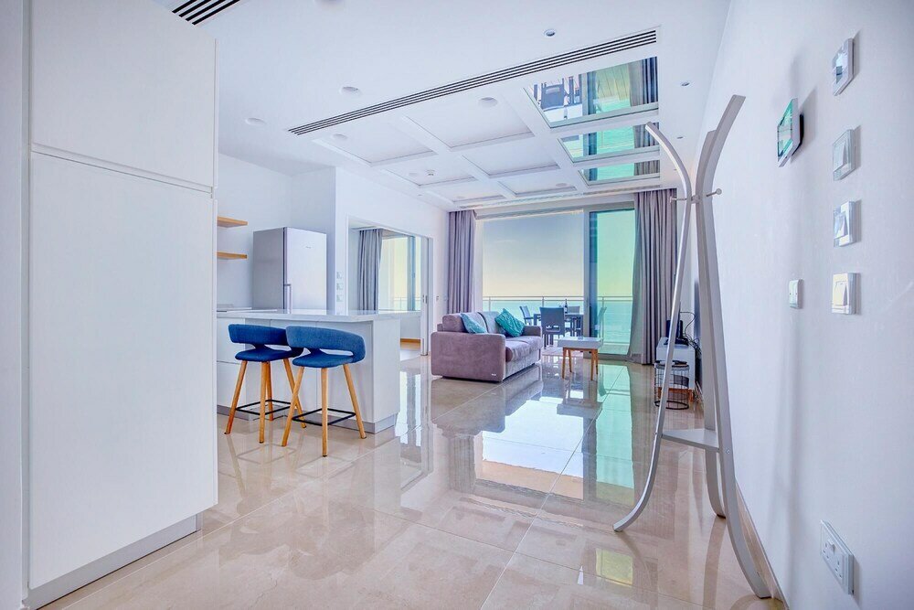 Фото Super Luxury Apartment in Tigne Point, Amazing Sea Views