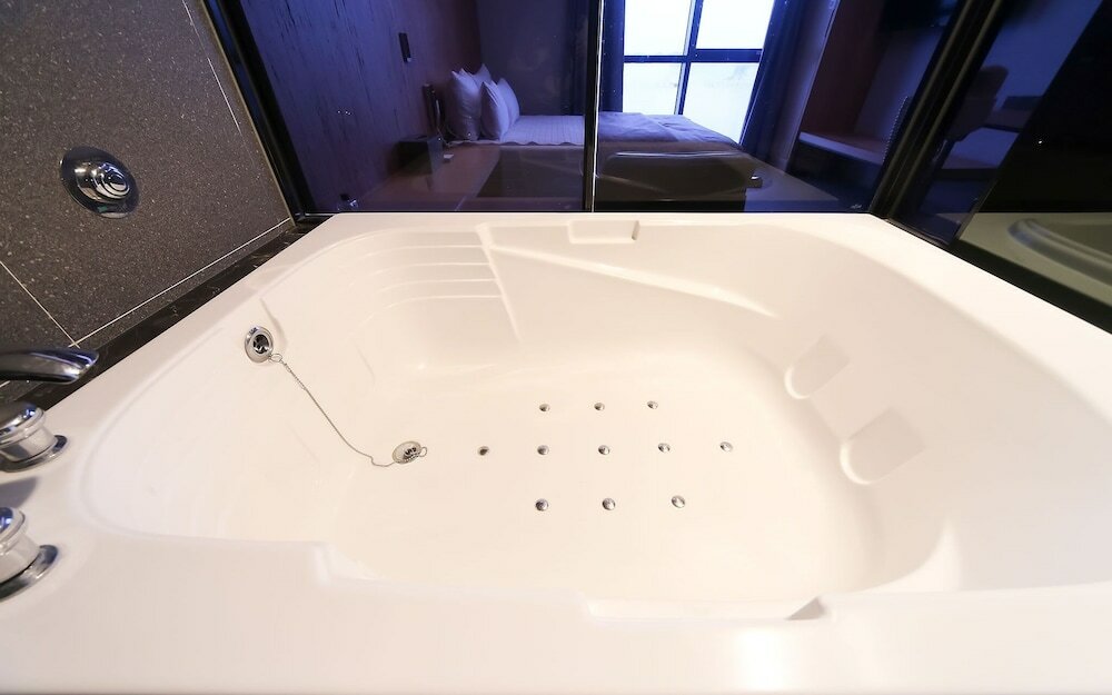 Фото Changwon Jinhae Lewis Hotel