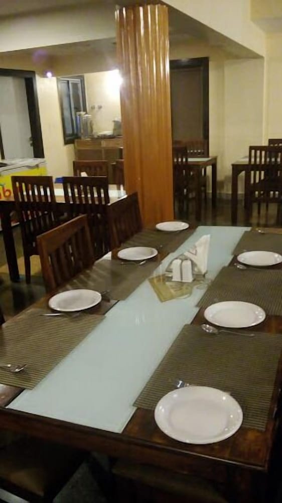 Фото Hotel Surbhi