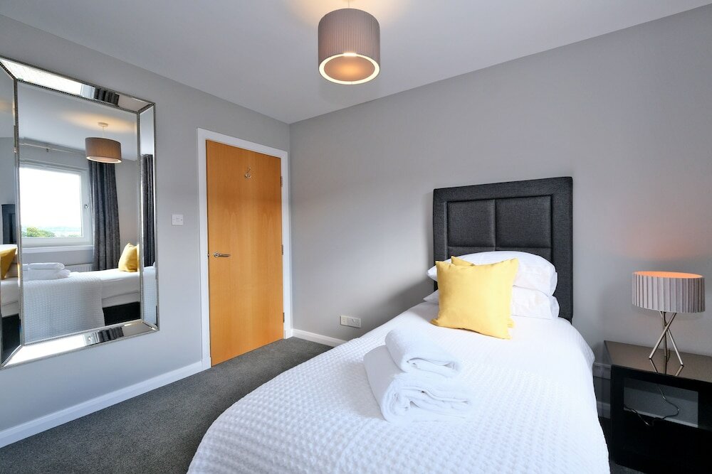 Фото Bright and Spacious Home With a Balcony and City Views