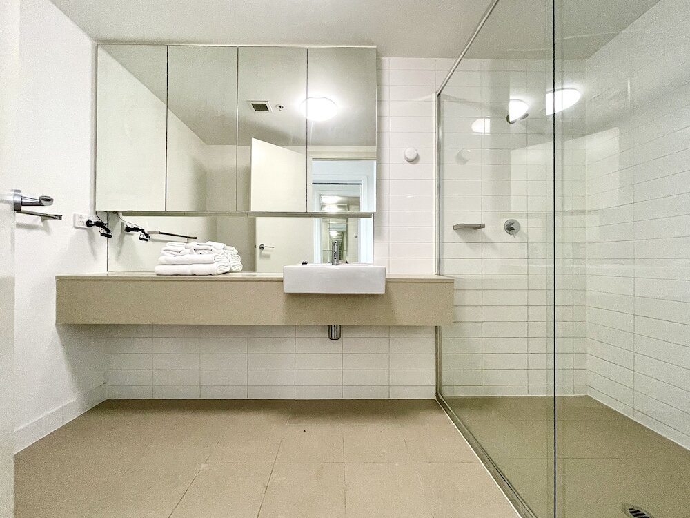 Фото Readyset Apartments Stadium South