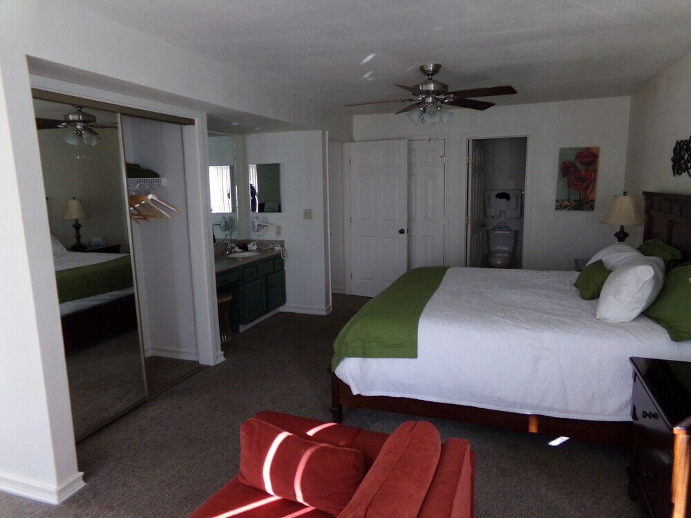 Фото Treetop Condominium