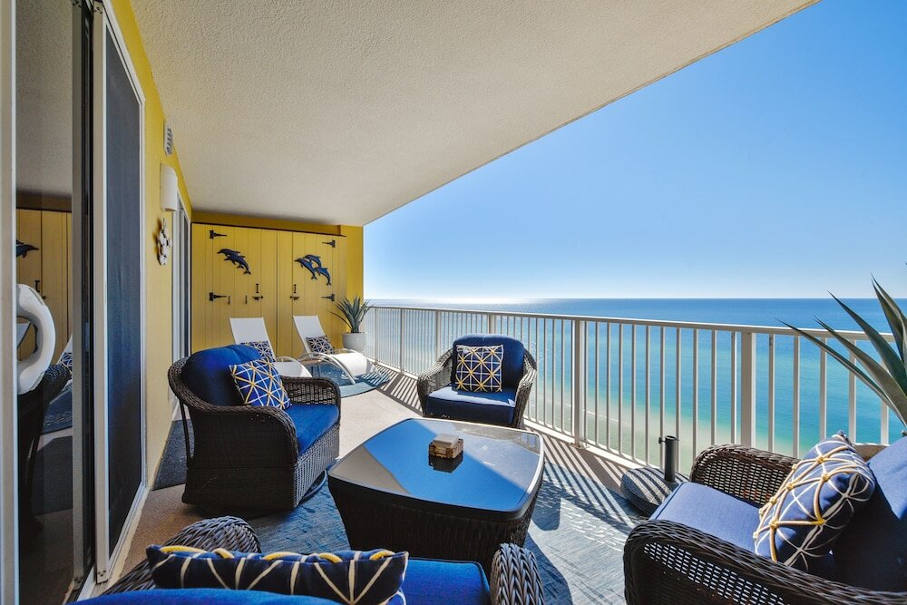 Фото Tropic Winds by Book That Condo