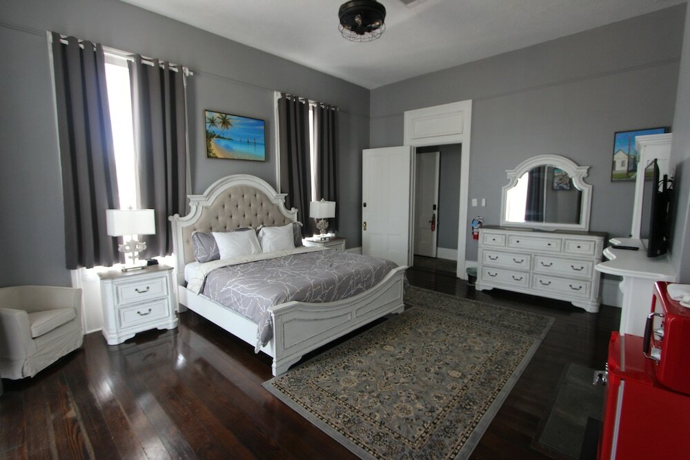 Фото The George Manor