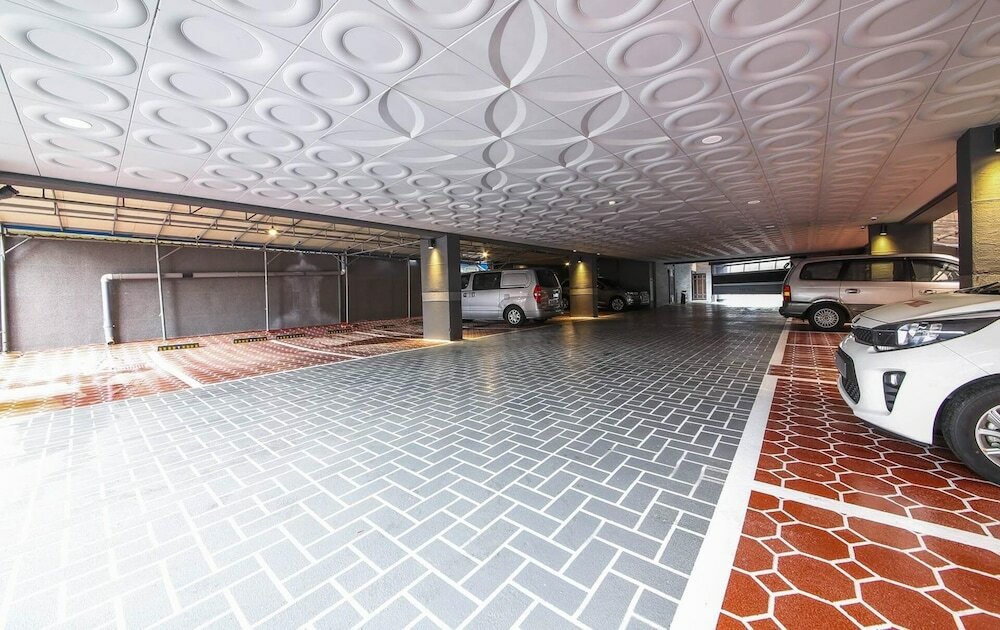 Фото Gupo Brown-Dot Hotel