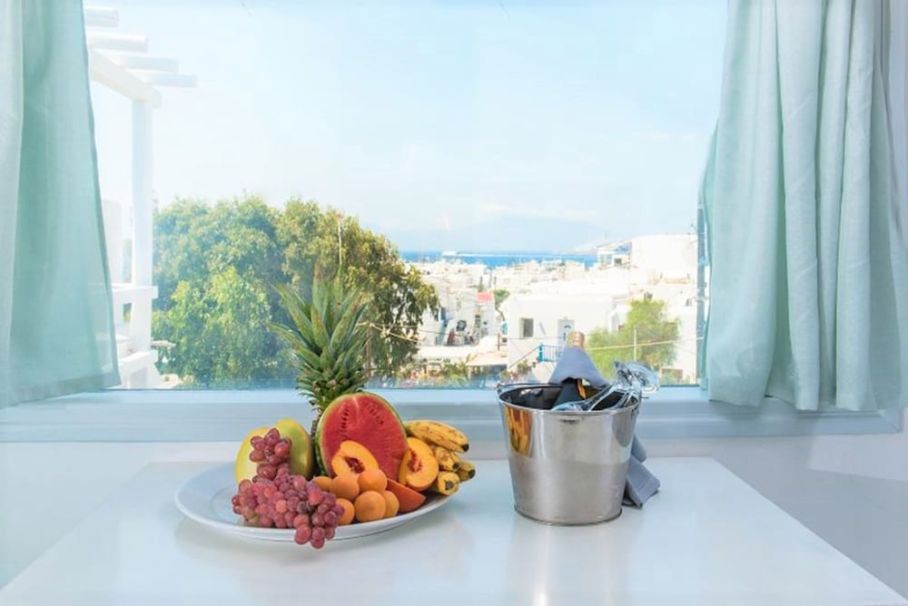 Фото Melesios Mykonos Town Studios