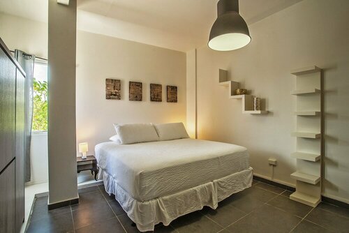 Гостиница Stunning Modern Home, Near Beaches Full Ac в Ноорде
