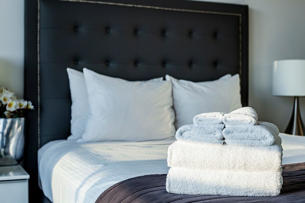 Фото Canada Suites - 832 Bay St