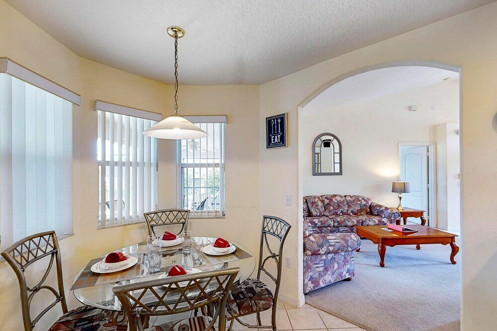 Фото Peter and Gillian's Tuscan Ridge Vacation Home