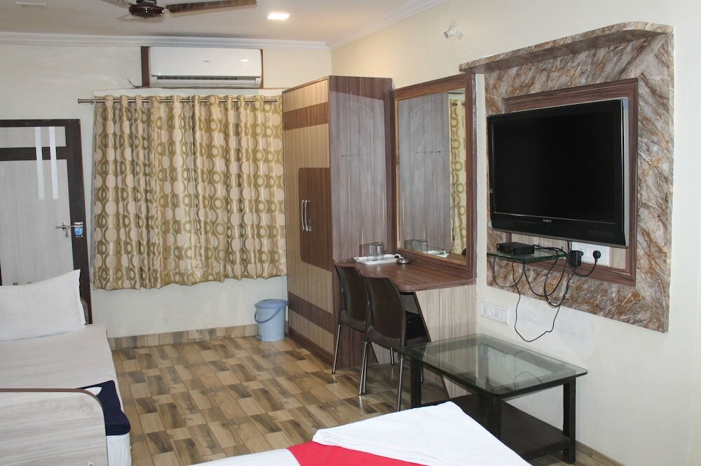 Фото Hotel Mukesh residency