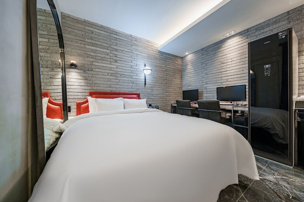 Фото Brown-Dot Hotel Geomdan