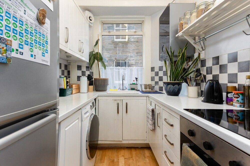 Фото Modern and Jazzy 2 Bedroom House in Edinburgh