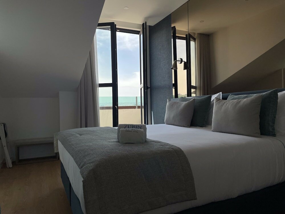 Фото Zurin Charm Hotel