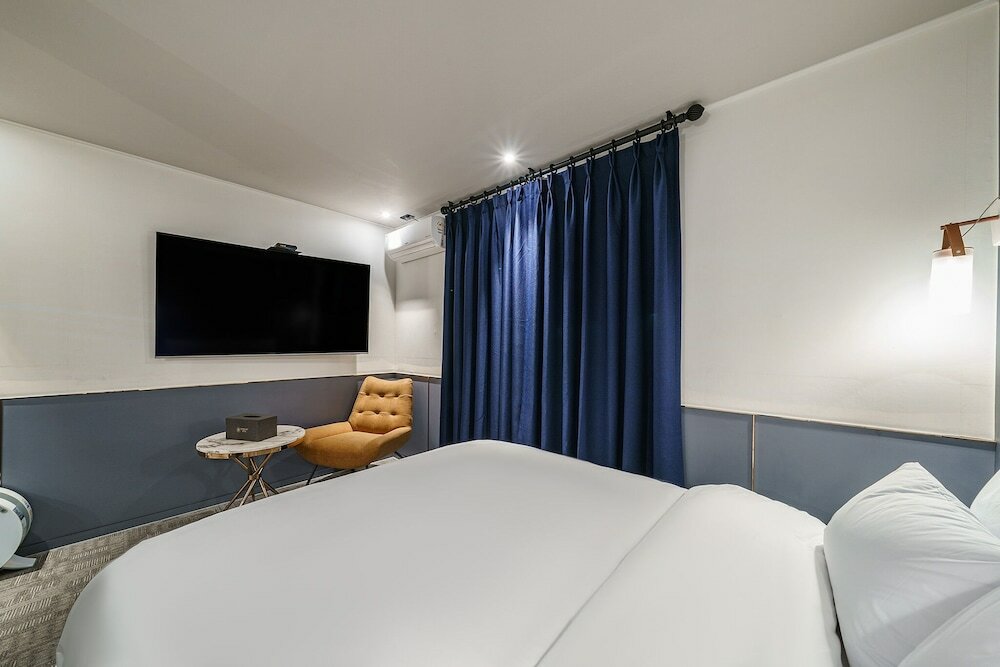 Фото Brown-Dot Hotel Geomdan