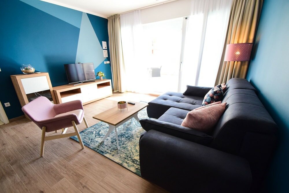 Фото 55 & 54 Stairs Apartments