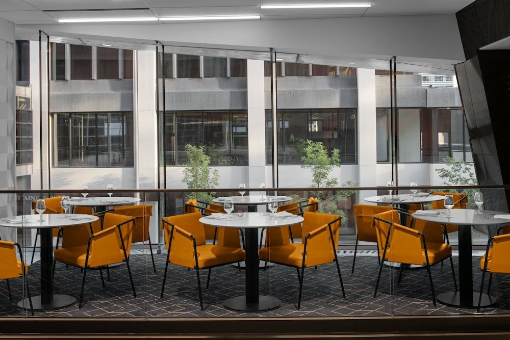 Фото Courtyard by Marriott Calgary Downtown