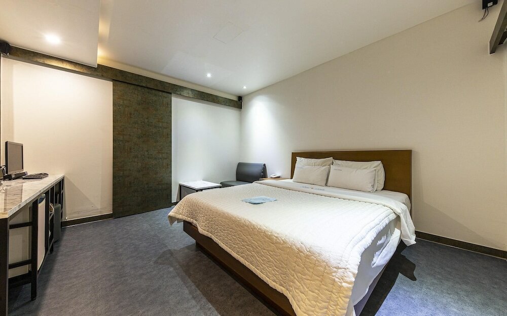 Фото Daejeon Yuseong SPA Tower