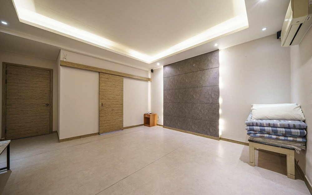 Фото Daejeon Yuseong SPA Tower