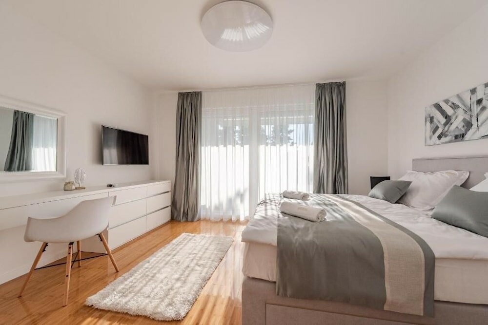 Фото Sunset apartment with private pool and jacuzzi