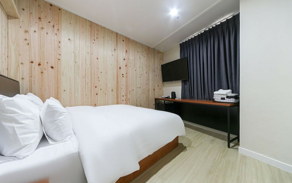 Фото Changwon Sangnam-dong Hotel The Way