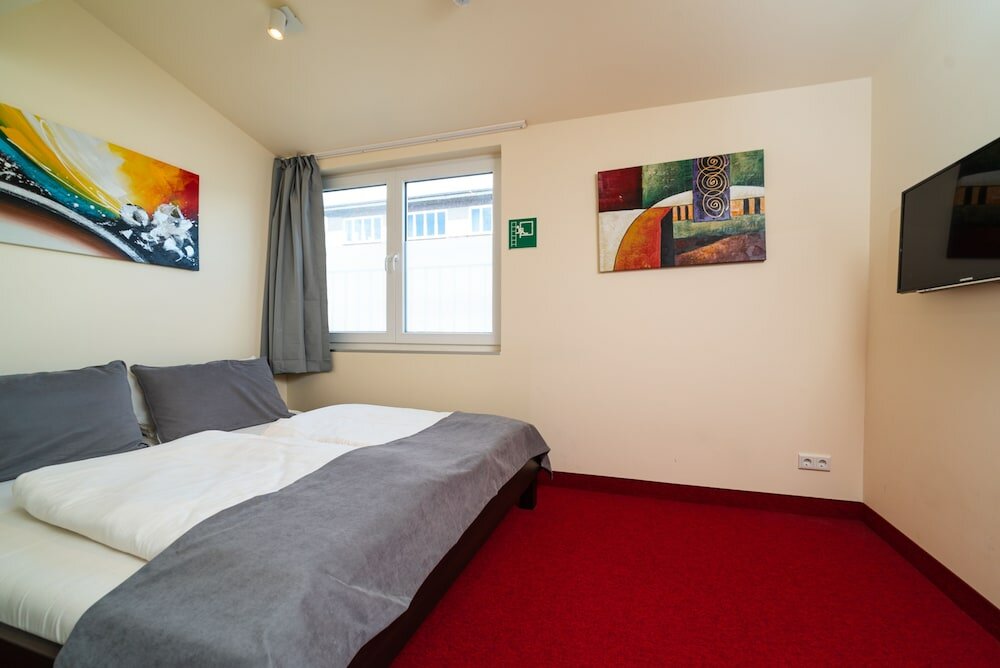 Фото S & D Hotel