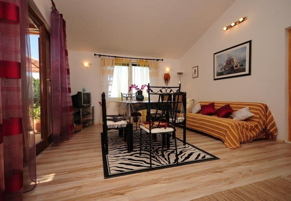 Фото Jugana - With Pool - A2 Gornji