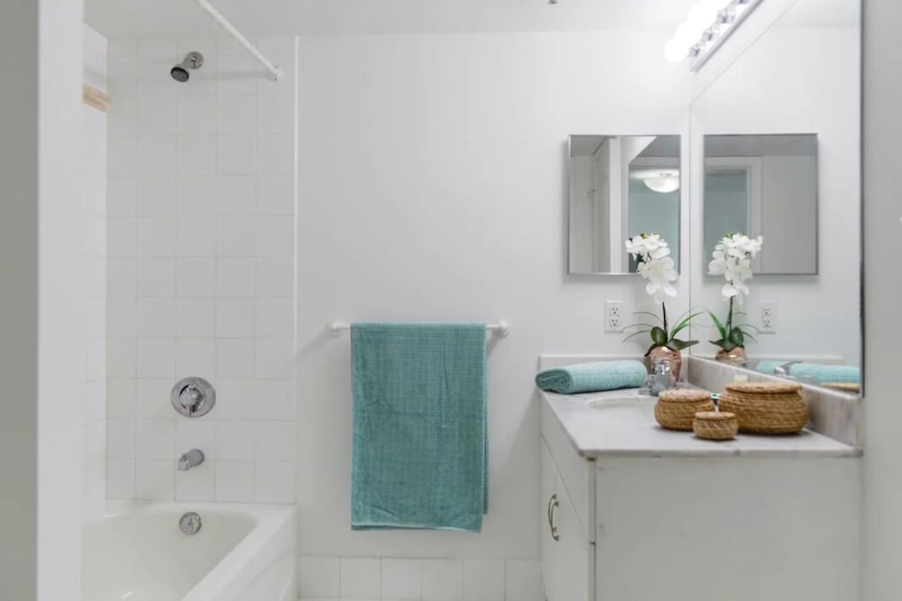 Фото Luxury Apartments W Pool & Ocean views