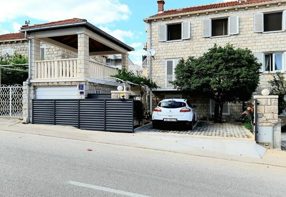 Фото Pero - Free Parking - A2