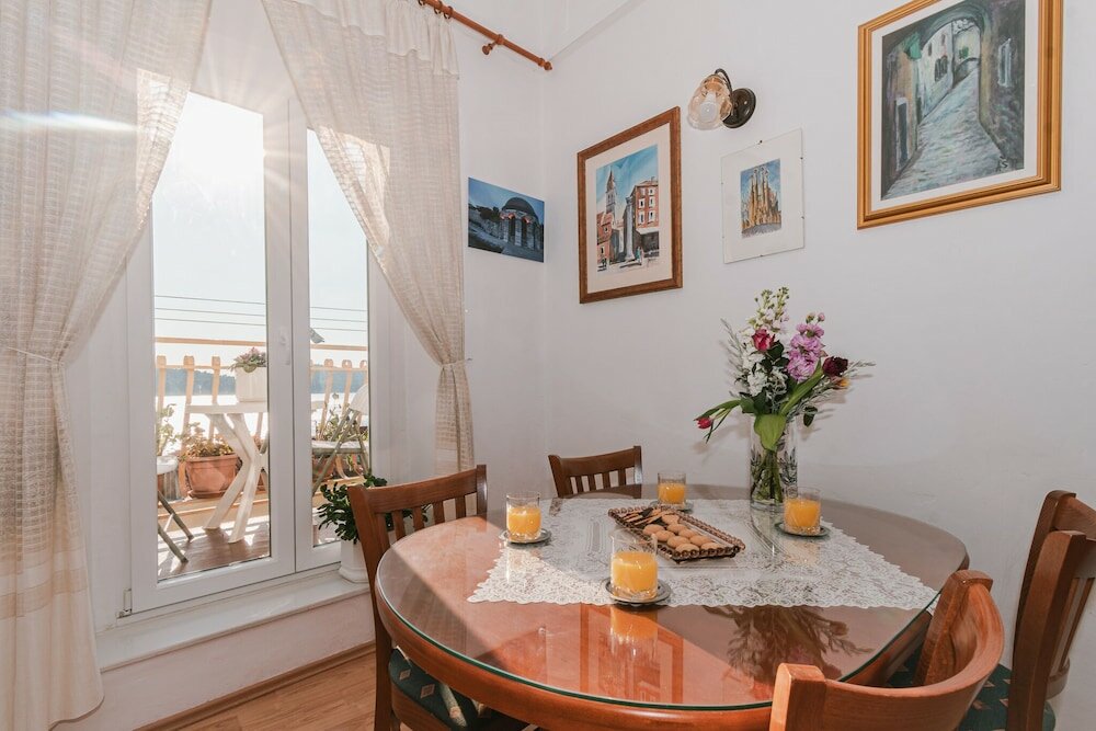 Фото Arya apartment