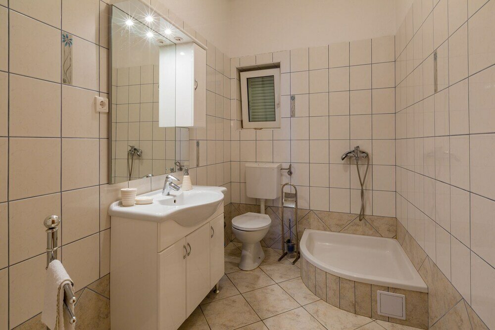 Фото Tomica - Open Pool - A5 Donji