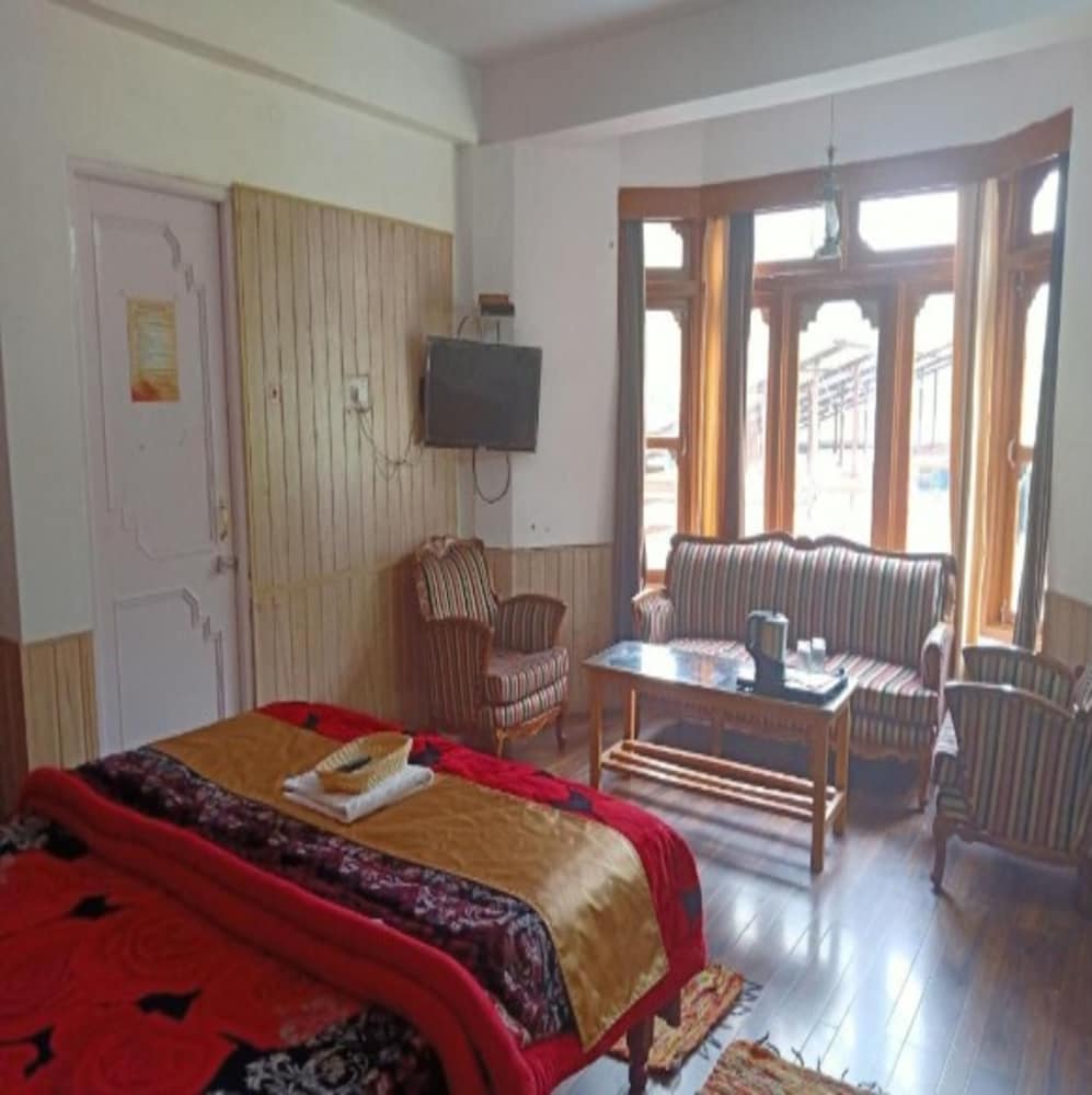 Фото Samaa Resorts Chitkul Heights