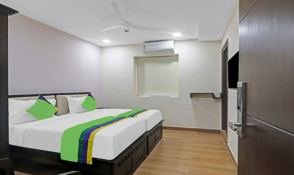 Фото Treebo Trend Purple Square