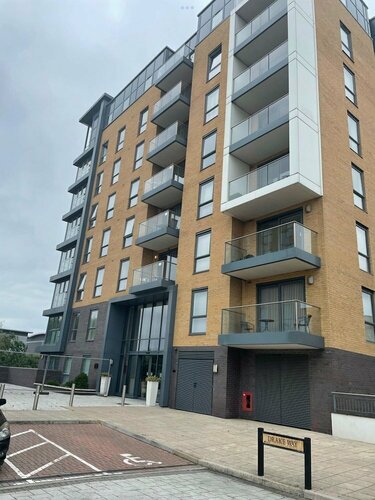 Гостиница Impeccable 2-bed Apartment in Reading в Рединге