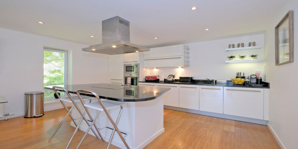 Фото Executive three Bedroom Apartment in Aberdeens West End