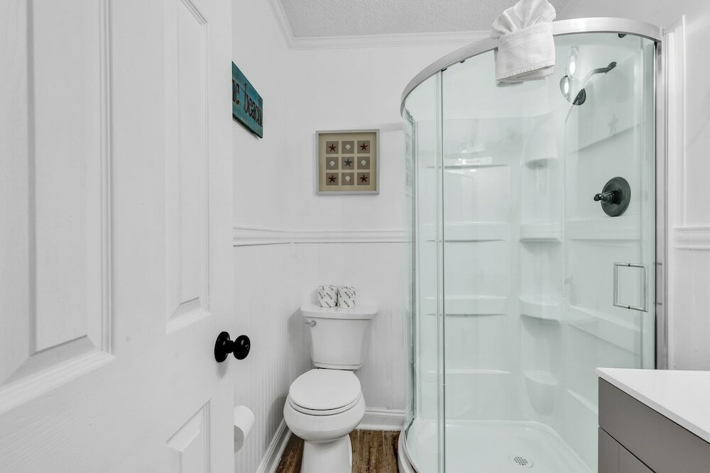 Фото 2 Br Condo Steps From Pristine Beaches