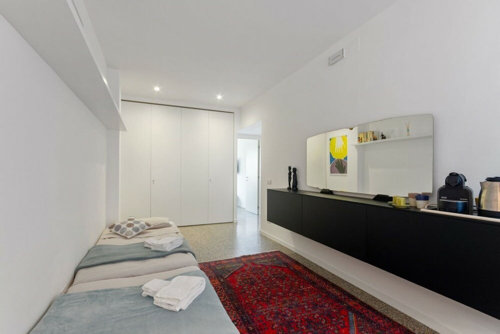 Фото Inner City Apartments