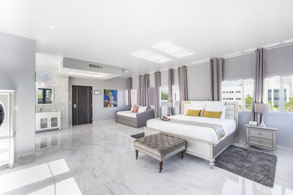 Фото Secret Garden Miami Beach