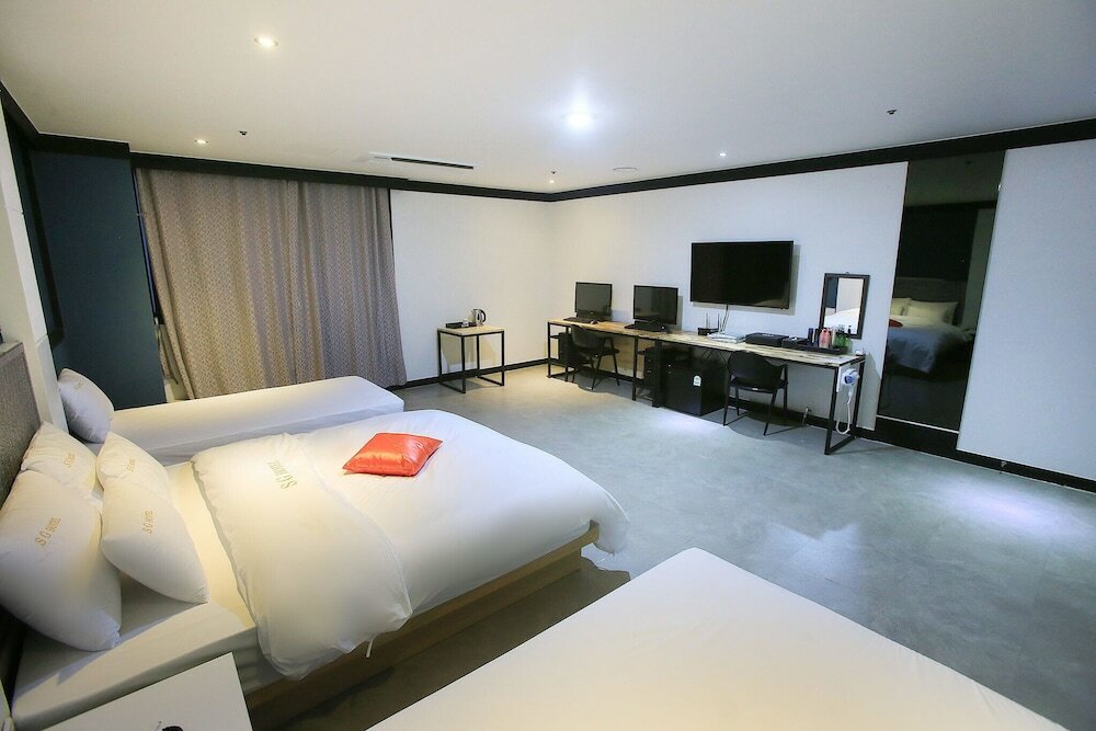 Фото Suwon Yeongtong Sg Hotel