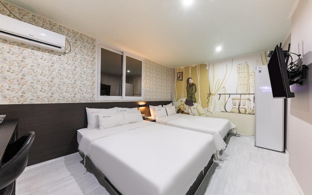 Фото Changwon Jinhae Hotel Lrui