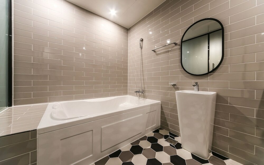 Фото Changwon Jinhae Yongwon Hotel The K