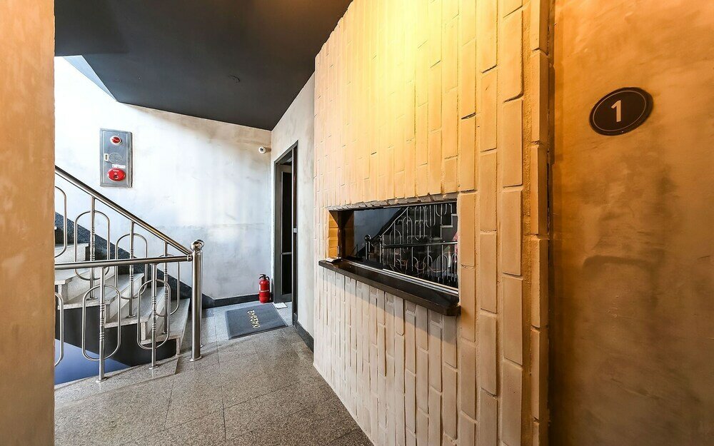 Фото Changwon Jinhae Hotel Lrui