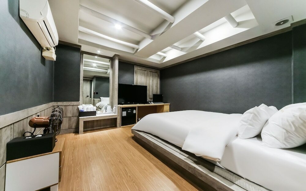 Фото Changwon Sangnamdong Hotel Jm