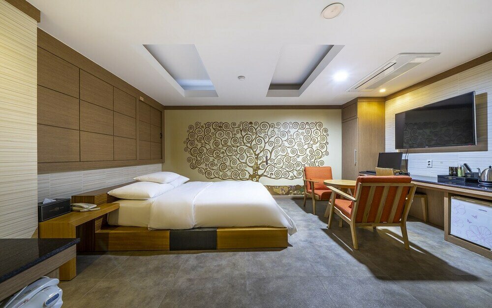 Фото Suwon Orsay Hotel