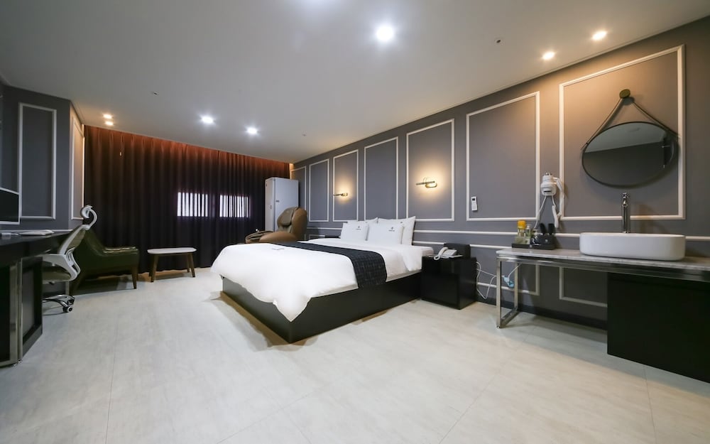 Фото Changwon Boutique Hotel Gung