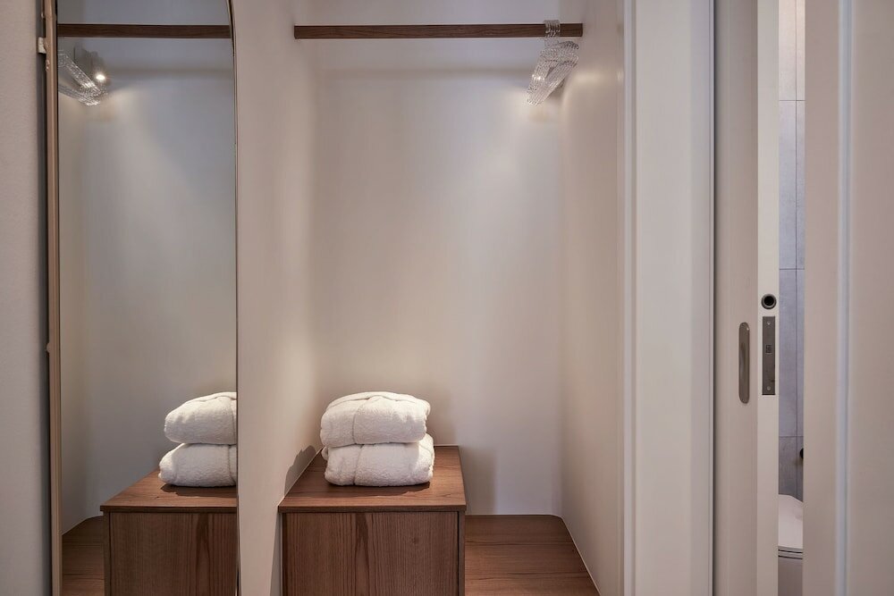 Фото Brilliance Suites - Adults Only