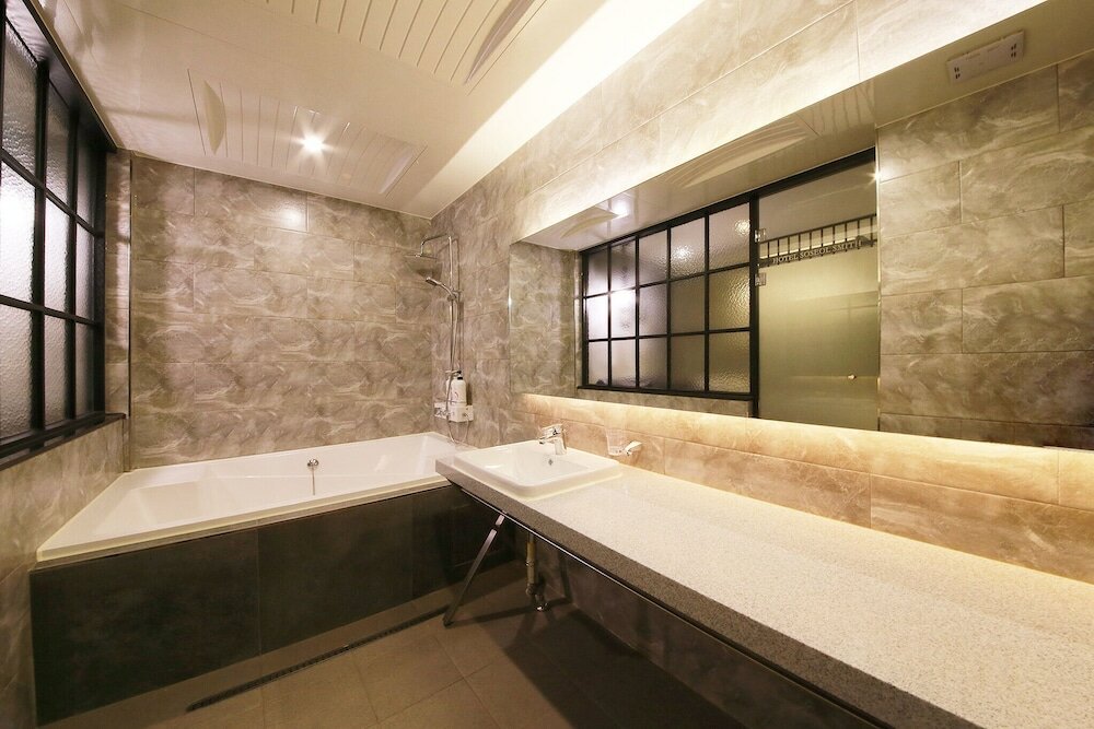 Фото Suwon City Hall Stn Soseol Smith Hotel