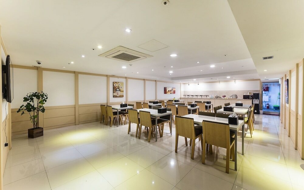 Фото Suwon Orsay Hotel